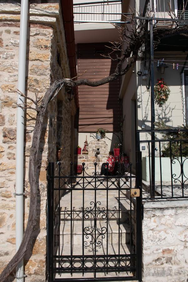 卡尔派尼西翁Το Πέτρινο Της Γιαγιάς Μαρίκας公寓 外观 照片